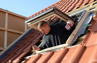 Pose de fenêtres de toit Velux à Faucon
